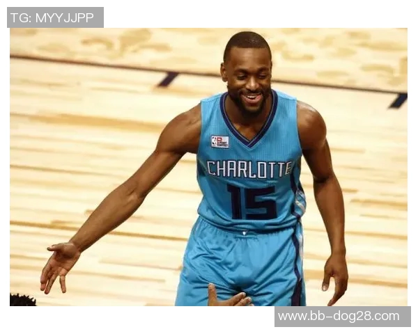 本泽马精美挂件设计展现球星魅力,球迷必备收藏品尽显个性与时尚 本泽马精美挂件设计展现球星魅力,球迷必备收藏品尽显个性与时尚